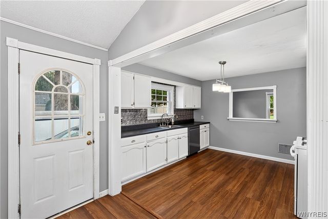 8512 Frontier Avenue, Niagara Falls, NY 14304