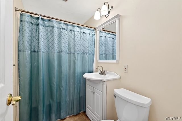 8512 Frontier Avenue, Niagara Falls, NY 14304