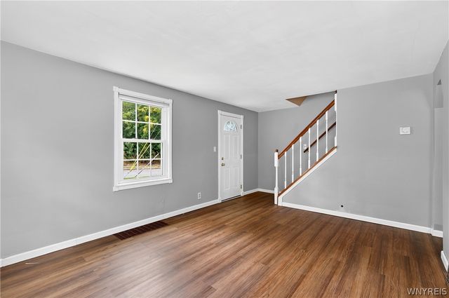 8512 Frontier Avenue, Niagara Falls, NY 14304