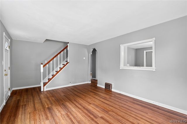 8512 Frontier Avenue, Niagara Falls, NY 14304