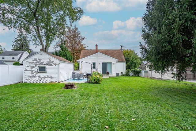 8512 Frontier Avenue, Niagara Falls, NY 14304