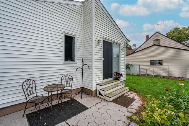 8512 Frontier Avenue, Niagara Falls, NY 14304