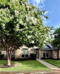 211 Hartford Drive, College Station, TX 77845