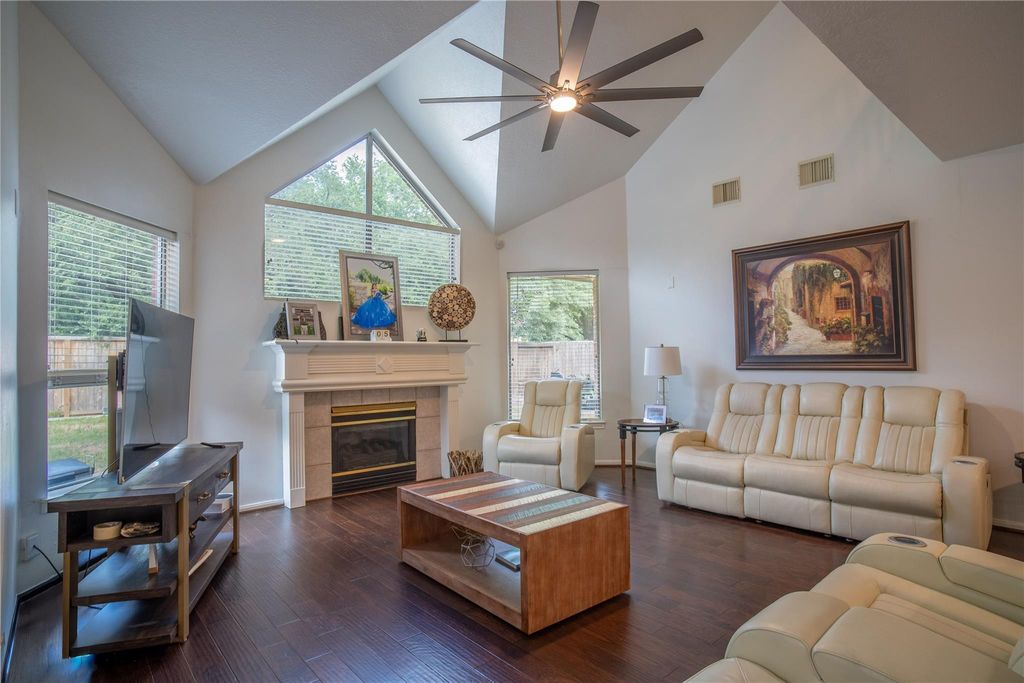 9434 Barretts Glen Court, Houston, TX 77065