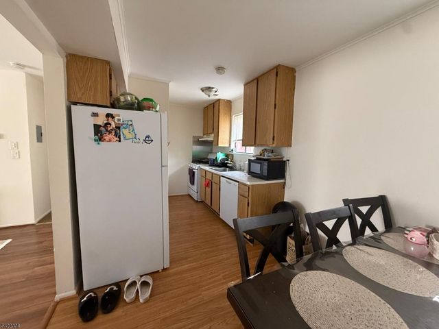 710 N Oaks Blvd, North Brunswick Twp., NJ 08902
