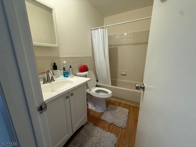 710 N Oaks Blvd, North Brunswick Twp., NJ 08902