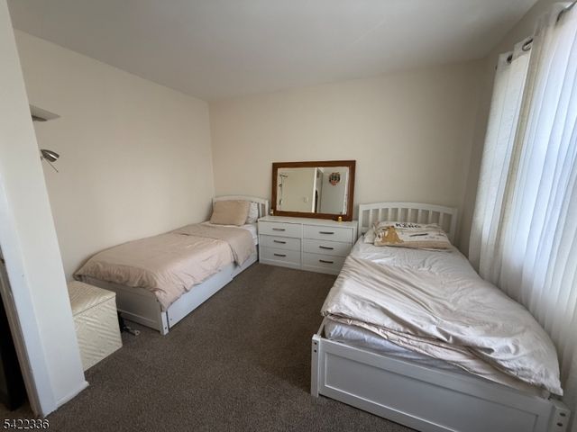 710 N Oaks Blvd, North Brunswick Twp., NJ 08902