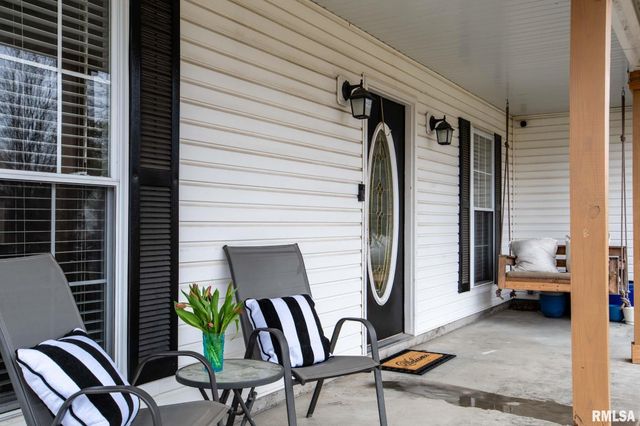 3021 Willow Branch Lane, Herrin, IL 62948