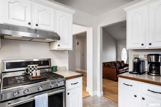 3021 Willow Branch Lane, Herrin, IL 62948