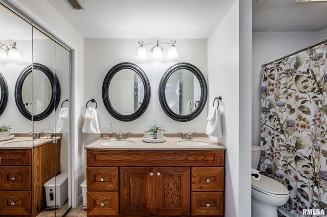 3021 Willow Branch Lane, Herrin, IL 62948