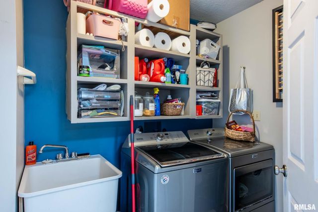 3021 Willow Branch Lane, Herrin, IL 62948