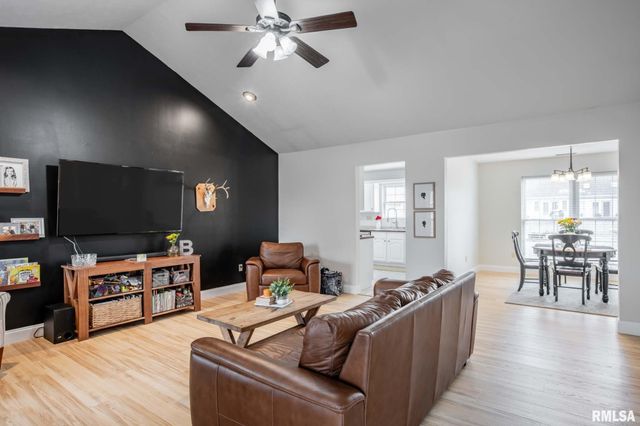 3021 Willow Branch Lane, Herrin, IL 62948