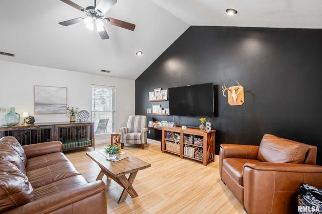 3021 Willow Branch Lane, Herrin, IL 62948