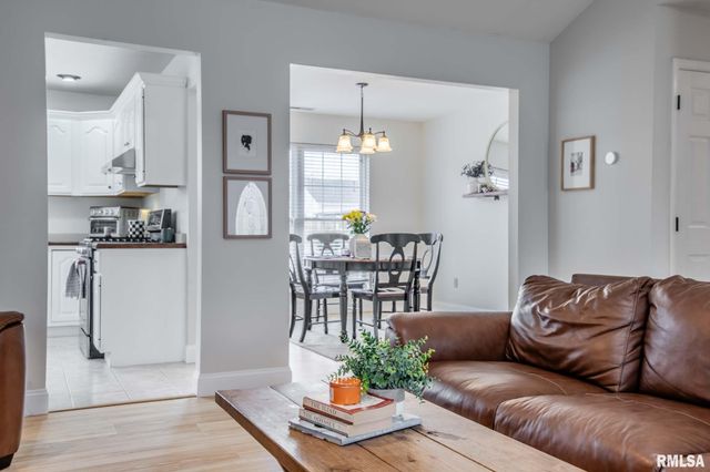 3021 Willow Branch Lane, Herrin, IL 62948