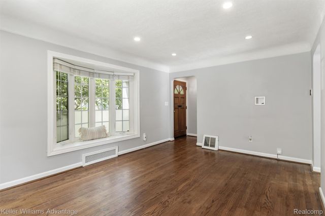 617 S Edgeworth Avenue, Royal Oak, MI 48067