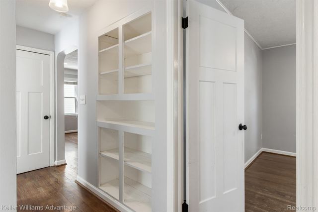 617 S Edgeworth Avenue, Royal Oak, MI 48067