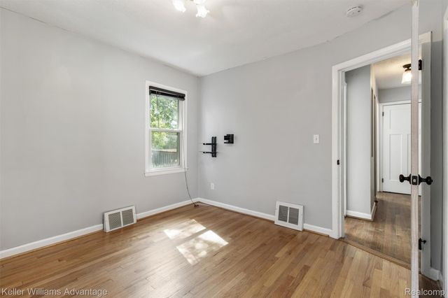 617 S Edgeworth Avenue, Royal Oak, MI 48067