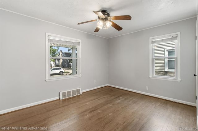 617 S Edgeworth Avenue, Royal Oak, MI 48067