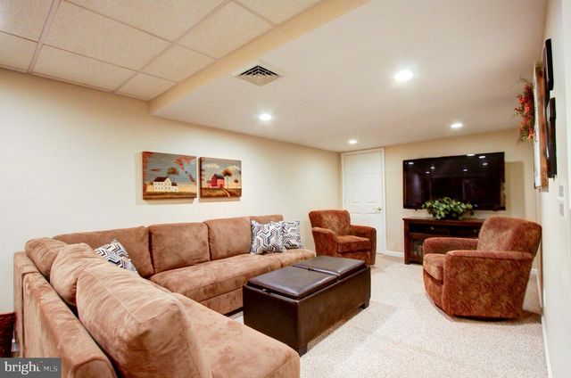 5 RYAN CT, Telford, PA 18969