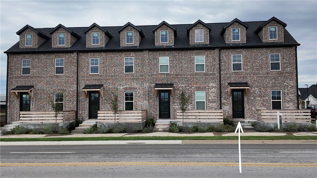 5912 S Bellview Road, Rogers, AR 72758