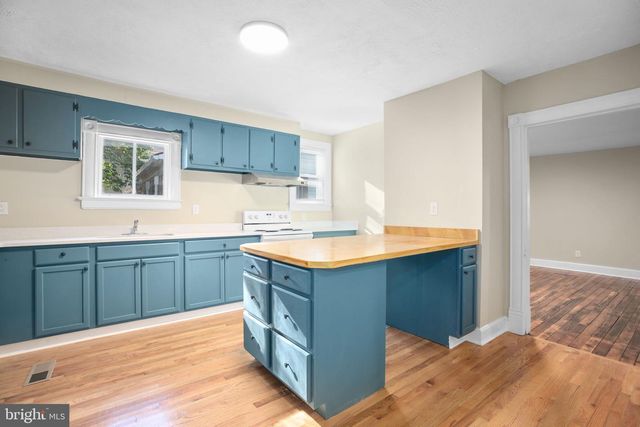420 DUNMORE ST, Fredericksburg, VA 22401