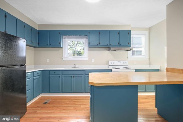 420 DUNMORE ST, Fredericksburg, VA 22401