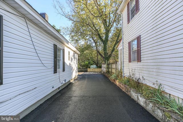 420 DUNMORE ST, Fredericksburg, VA 22401