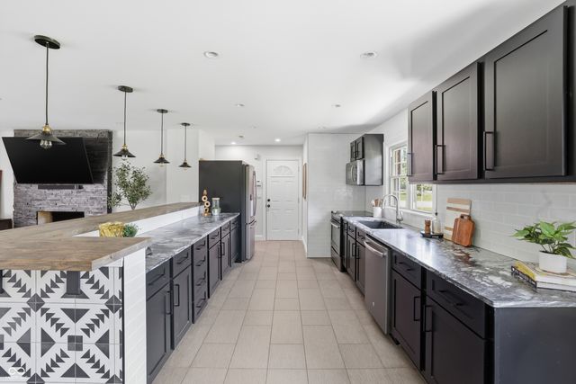 5016 E 65th Street, Indianapolis, IN 46220