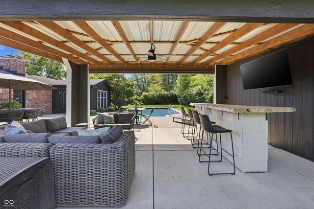5016 E 65th Street, Indianapolis, IN 46220