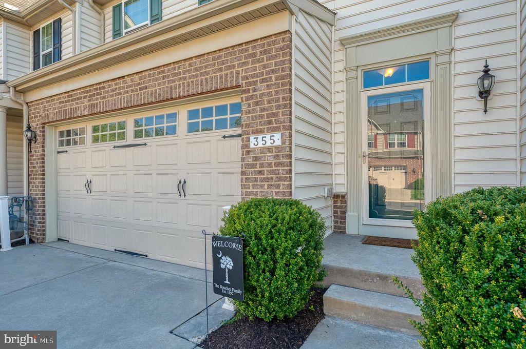 Image 2 of property listing at 355 TUFTON CIR, Fallston, MD 21047
