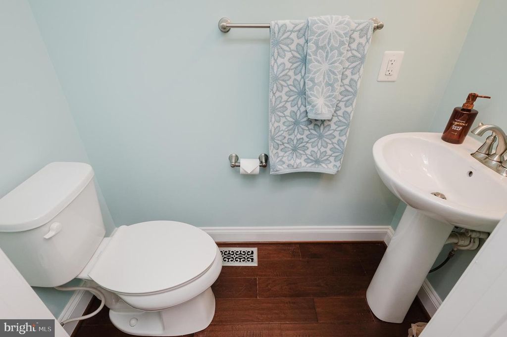 Image 24 of property listing at 355 TUFTON CIR, Fallston, MD 21047