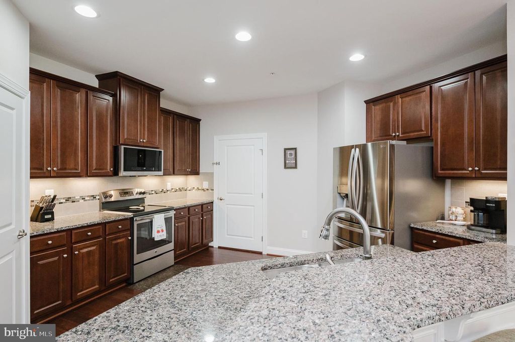Image 7 of property listing at 355 TUFTON CIR, Fallston, MD 21047