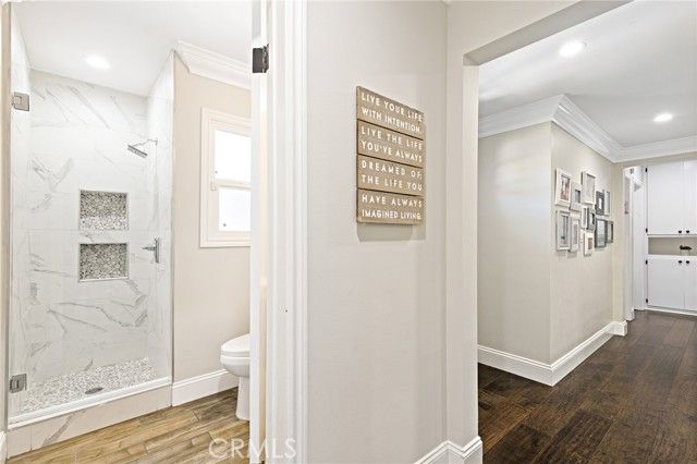 19438 Calvert Street, Tarzana (los Angeles), CA 91335