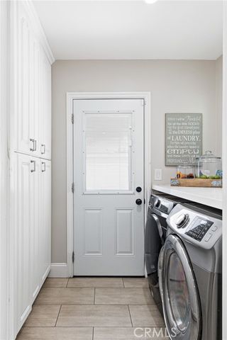 19438 Calvert Street, Tarzana (los Angeles), CA 91335