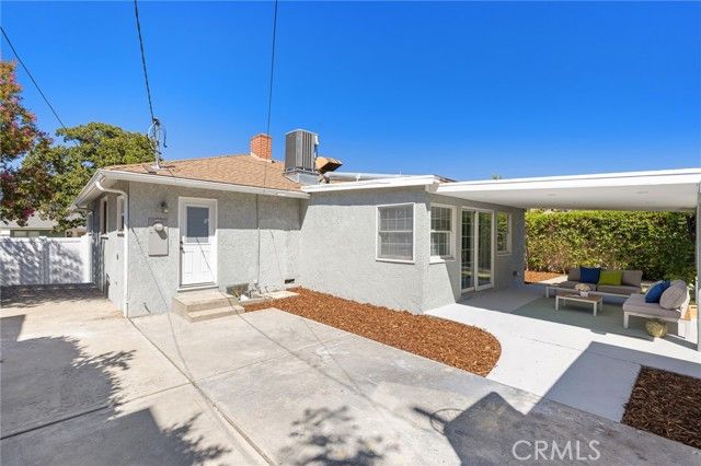 19438 Calvert Street, Tarzana (los Angeles), CA 91335