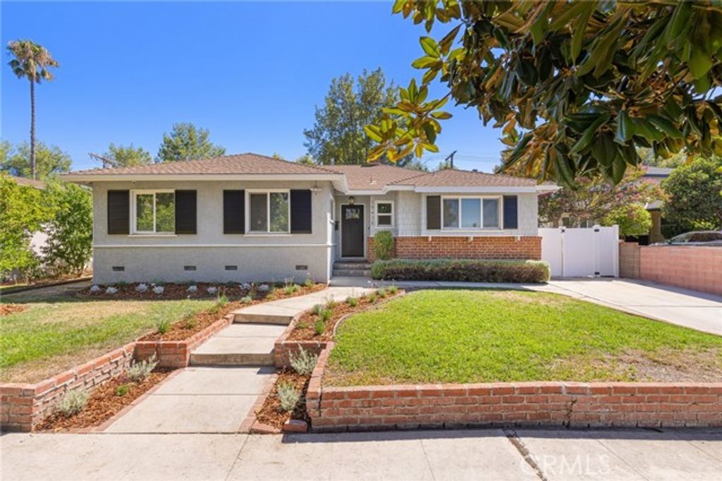 19438 Calvert Street, Tarzana (los Angeles), CA 91335