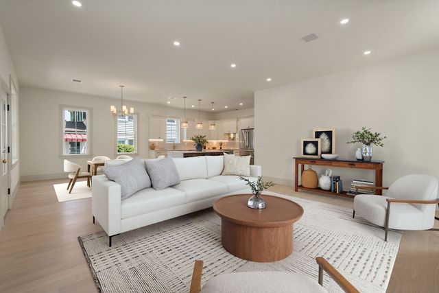 33 Fendale Ave, Boston, MA 02124