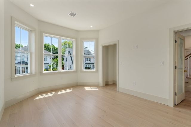 33 Fendale Ave, Boston, MA 02124