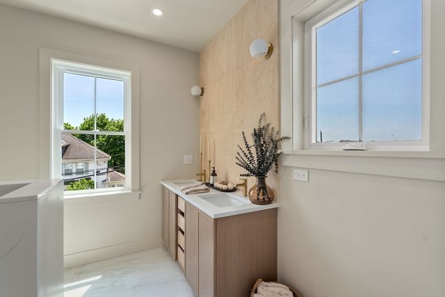 33 Fendale Ave, Boston, MA 02124
