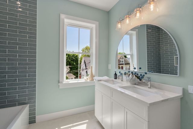 33 Fendale Ave, Boston, MA 02124