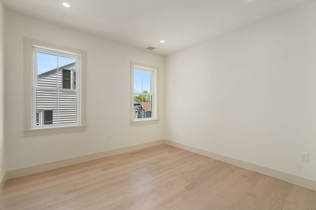 33 Fendale Ave, Boston, MA 02124