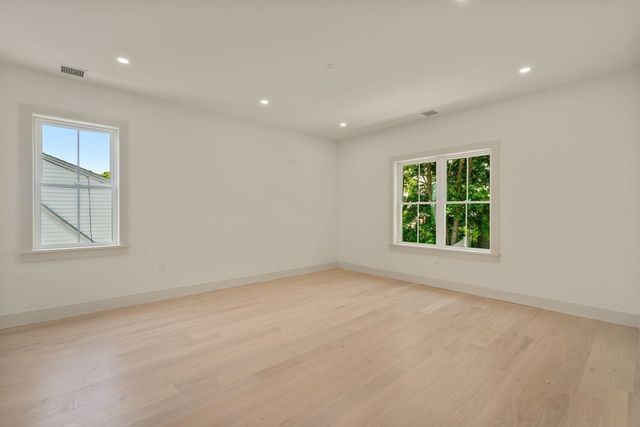 33 Fendale Ave, Boston, MA 02124
