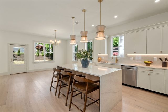 33 Fendale Ave, Boston, MA 02124