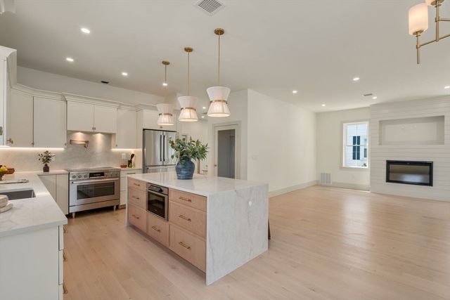33 Fendale Ave, Boston, MA 02124
