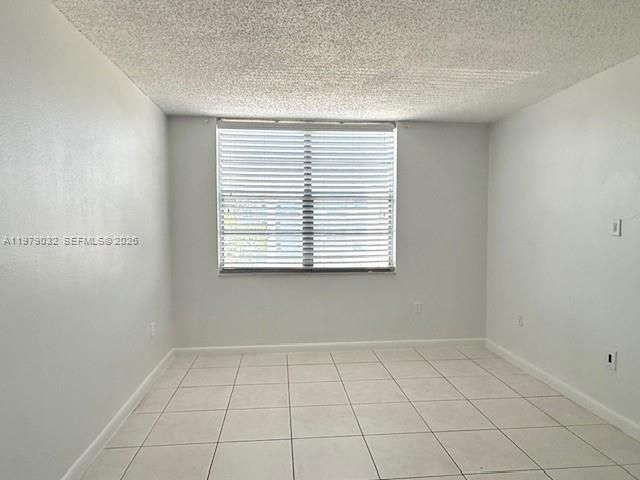 9360 Fontainebleau Blvd 406, Miami, FL 33172