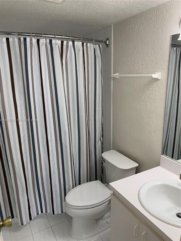 9360 Fontainebleau Blvd 406, Miami, FL 33172