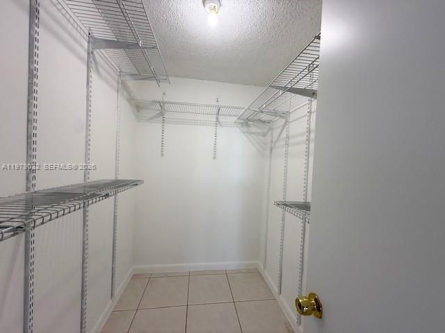 9360 Fontainebleau Blvd 406, Miami, FL 33172