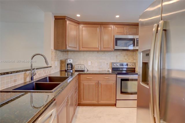 2212 NE 1st Way 101, Boynton Beach, FL 33435