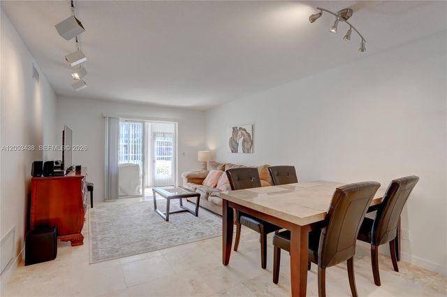 2212 NE 1st Way 101, Boynton Beach, FL 33435