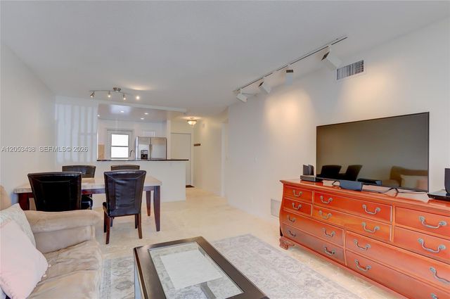 2212 NE 1st Way 101, Boynton Beach, FL 33435